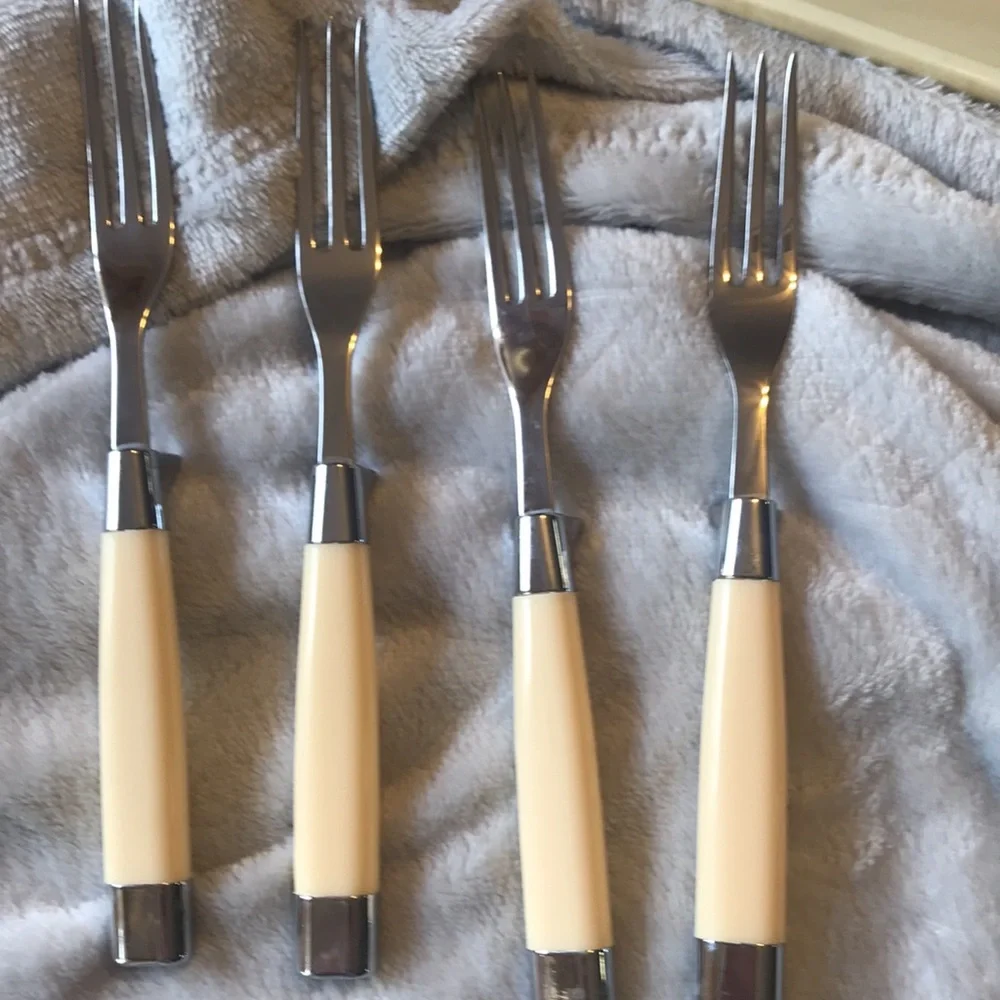 Carvel Hall Fine Cutlery by Briddell